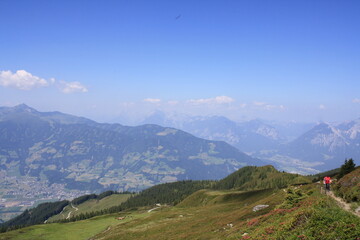 Fototapeta na wymiar Trekking por los montes de Alpbach. Austria.