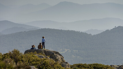 Niños en la montaña