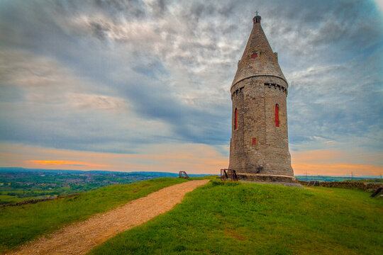 Hartshead Pike