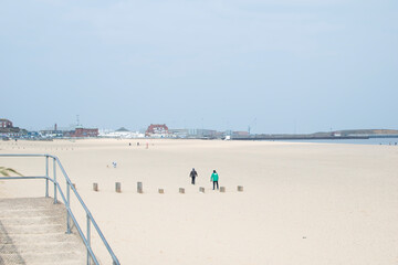 Obraz premium Gorleston beach in Norfolk, with views of Cliff Hotel and promenade.