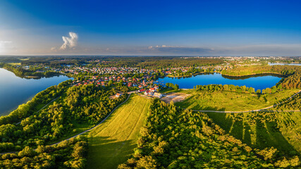 Olsztyn-miasto czterech rzek i piętnastu jezior na Warmii w północno-wschodniej Polsce - 425861245