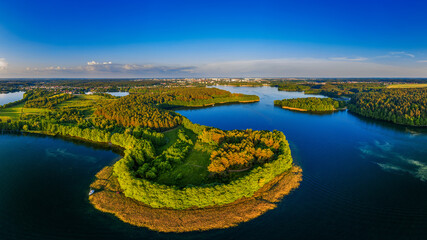 Olsztyn-miasto czterech rzek i piętnastu jezior na Warmii w północno-wschodniej Polsce - 425861403