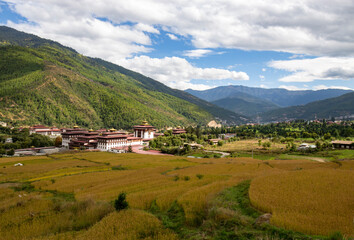 Bhutan - Tal von Thimpu mit Dzong (Klosterburg)