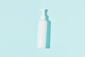 Cosmetique plastic bottle organic skincare minimal pattern