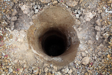 drilling orehole From a layer of dry land to find water