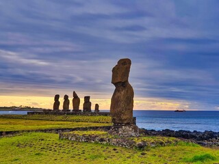 Moáis en Isla de Pascua, Chile