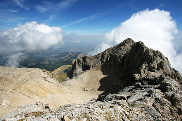 montagna italiana abruzzo gran sasso veduta sentieri lago 