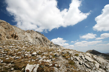 montagna italiana abruzzo gran sasso veduta sentieri lago 