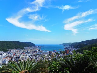 おがみ山から望む名瀬の街と海