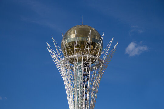 Monument-Baiterek in the city of Astana (Kazakhstan). ​Observation deck