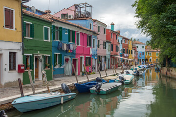 Naklejka na ściany i meble discovery of the city of Venice, Burano and its small canals and romantic alleys