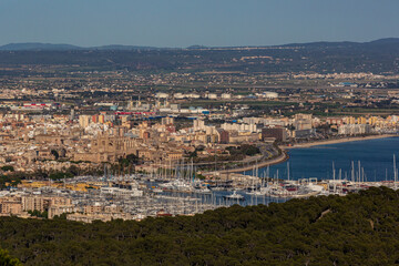 Fototapeta na wymiar cityscape, landscape of Palma de Mallorca in springtime, mallorca,spain
