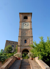 The tower is very ancient and is about a thousand years old. Today it is a bell tower with a clock overlooking the hills, towards Chieri and towards Turin.