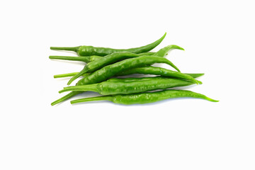 白背景の青唐辛子　コピースペースあり Green chili peppers (chile verde) on white background with copy space