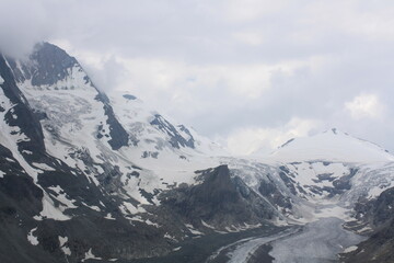 Fototapeta na wymiar El glaciar de Pasterze, en los alpes austriacos. Austria.
