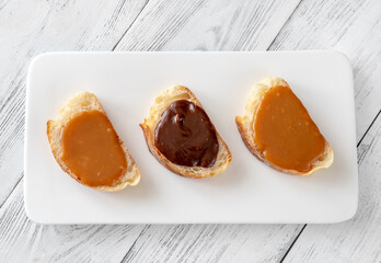 Sandwiches with different types of caramel