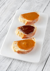 Sandwiches with different types of caramel