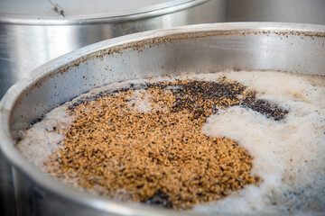 colored malt grains for making light and dark malt craft beer