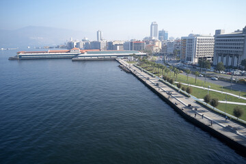 Obraz premium View of embankment of resort town of Izmir, Turkey.