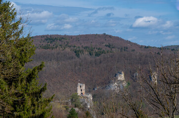 Fototapeta na wymiar View of Neideck Castle from the Neideck Grotto