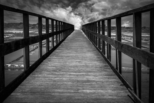 wooden bridge in the sea near Aveiro. Vanishing Point
.