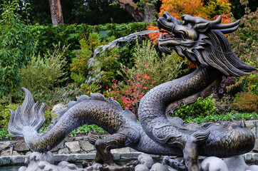 Fototapeta premium dragon statue in the garden