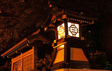 三嶋大社の灯篭｜夜眺めると品格と格式の高さを感じ、身持ちが引き締まりました
