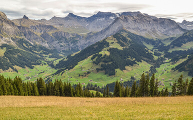 Bergpanorama rund um Adelboden im Berner Oberland