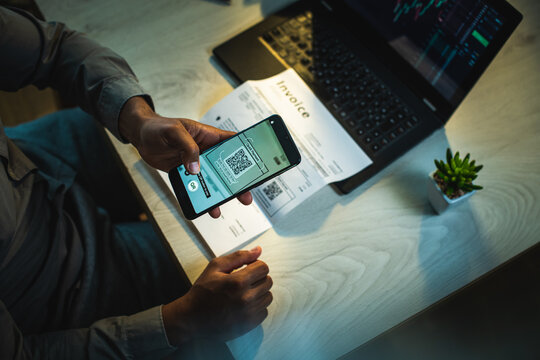 Mobile phone with QR pay app