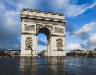 Fototapeta na wymiar Paris, arc de triomphe during a cloudy day
