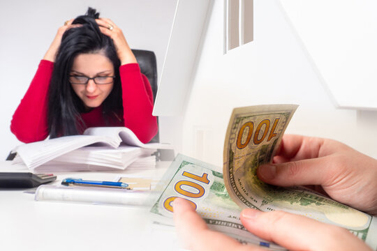 The girl is amazed at the cost of wandering. Accountant cheated. High costs of construction. Construction costs increased.Estimated construction work.The contractor is impressed by the increased costs