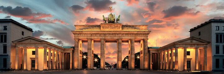 Brandenburg Gate at sunset - obrazy, fototapety, plakaty