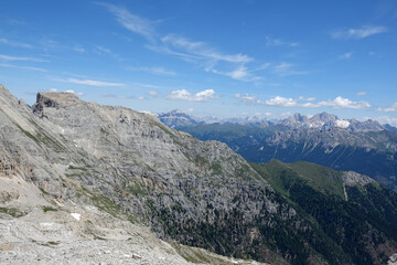 Blick vom Latemar auf Östliche Latemarspitze und Tofane