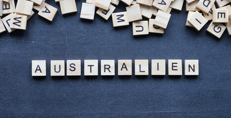 Holzbuchstaben auf Tafel, Australien