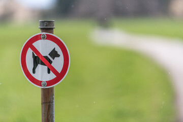 no dogs allowed sign