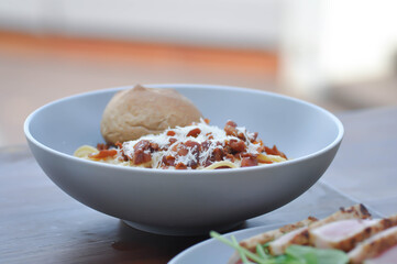 spaghetti or spaghetti carbonara