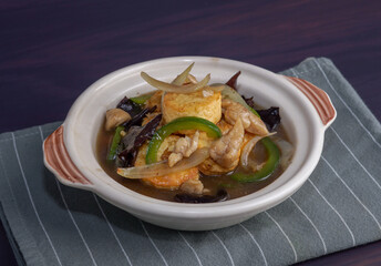 claypot tofu chicken