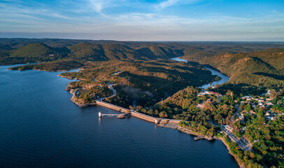 Dique del lago de la ciudad de 
