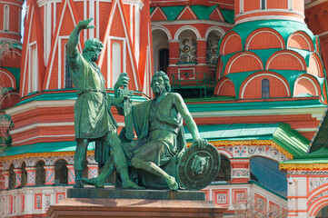 Fototapeta na wymiar Monument to Minin and Pozharsky on Red Square in Moscow, Russia