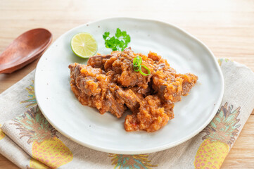 牛角切り肉のスパイシー煮込み　ビーフマサラ