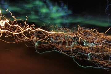 Lineas de luces creado con técnica de larga exposición 