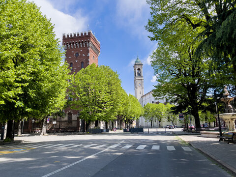 Piazza Chiesa San Vittore Rho