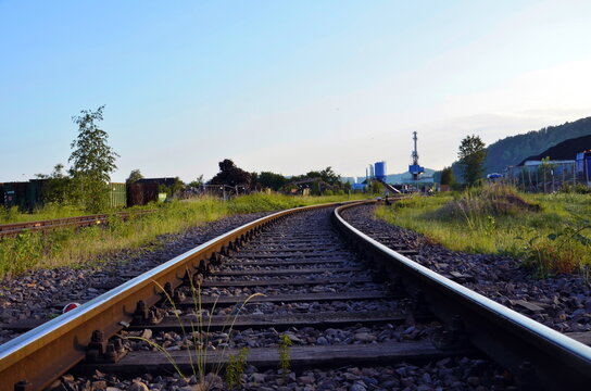 Gleis, Abstellgleis, unendlich, Ziel, Ausweg, Abfahrt, Zug, Eisenbahn