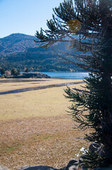 Lago en el valle.