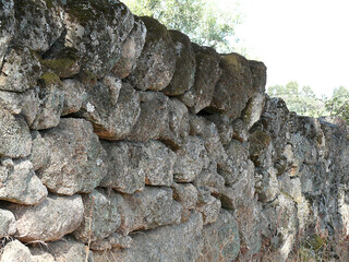 Murs de différentes couleur de pierre