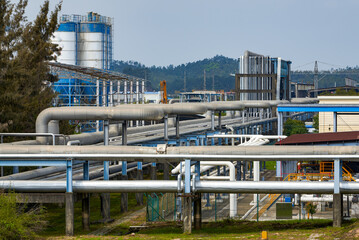 Plant equipment and chimney pipes of large oil refineries