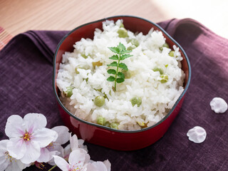 春のおいしいお弁当「豆ごはん」