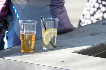 Plastikbecher mit Getränken, Luzern, Schweiz