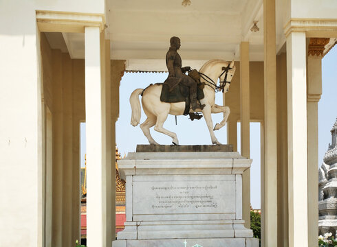 Statue of King Norodom at Royal Palace (Preah Barum Reachea Veang Nei Preah Reacheanachak Kampuchea) in Phnom Penh. Cambodia