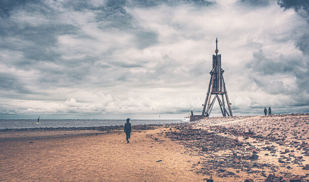 Cuxhaven an der deutschen Nordseek&uuml;ste. Die Kugelbake, ein Seezeichen aus Holz, steht an der M&uuml;ndung der Elbe. Weltnaturerbe Wattenmeer
